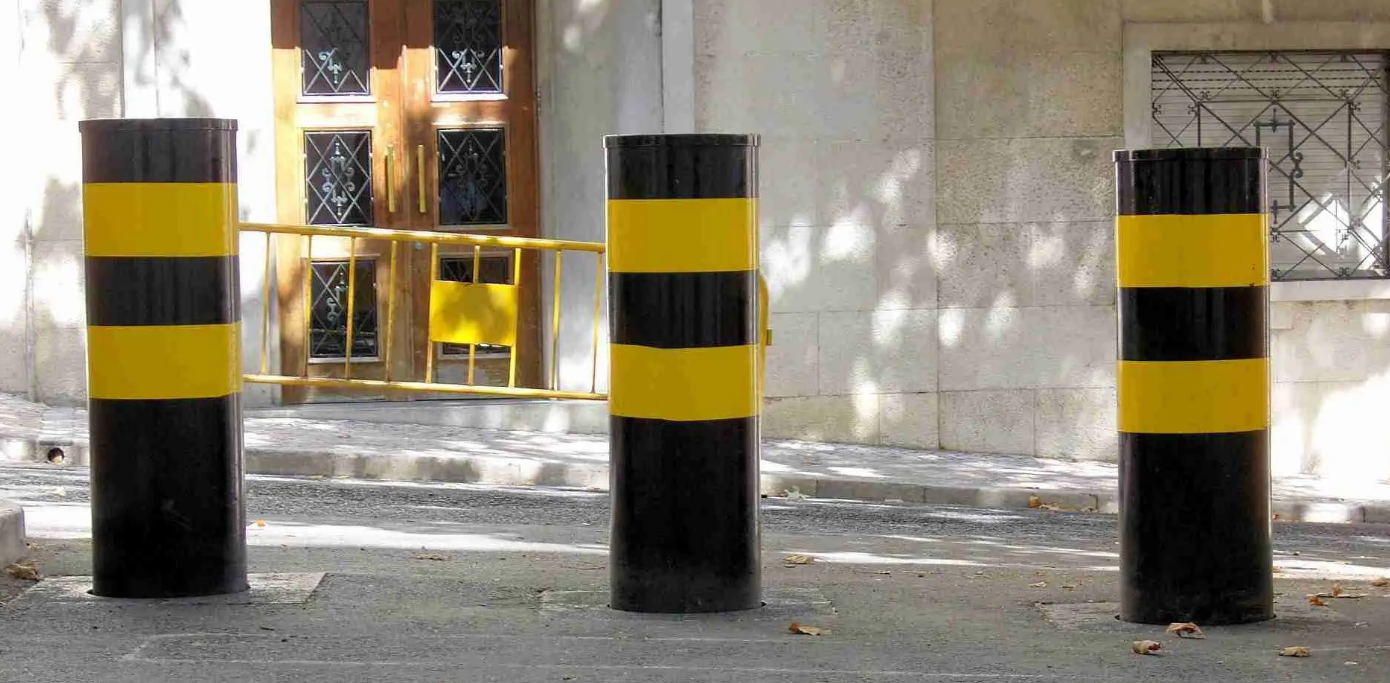 retractable bollard