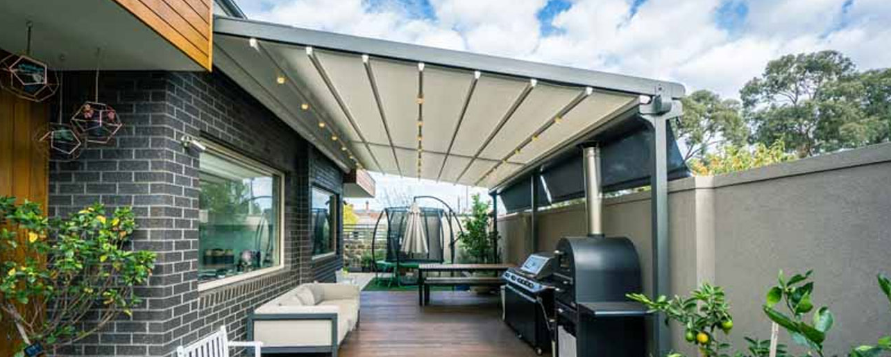 Retractable roof for Pergola