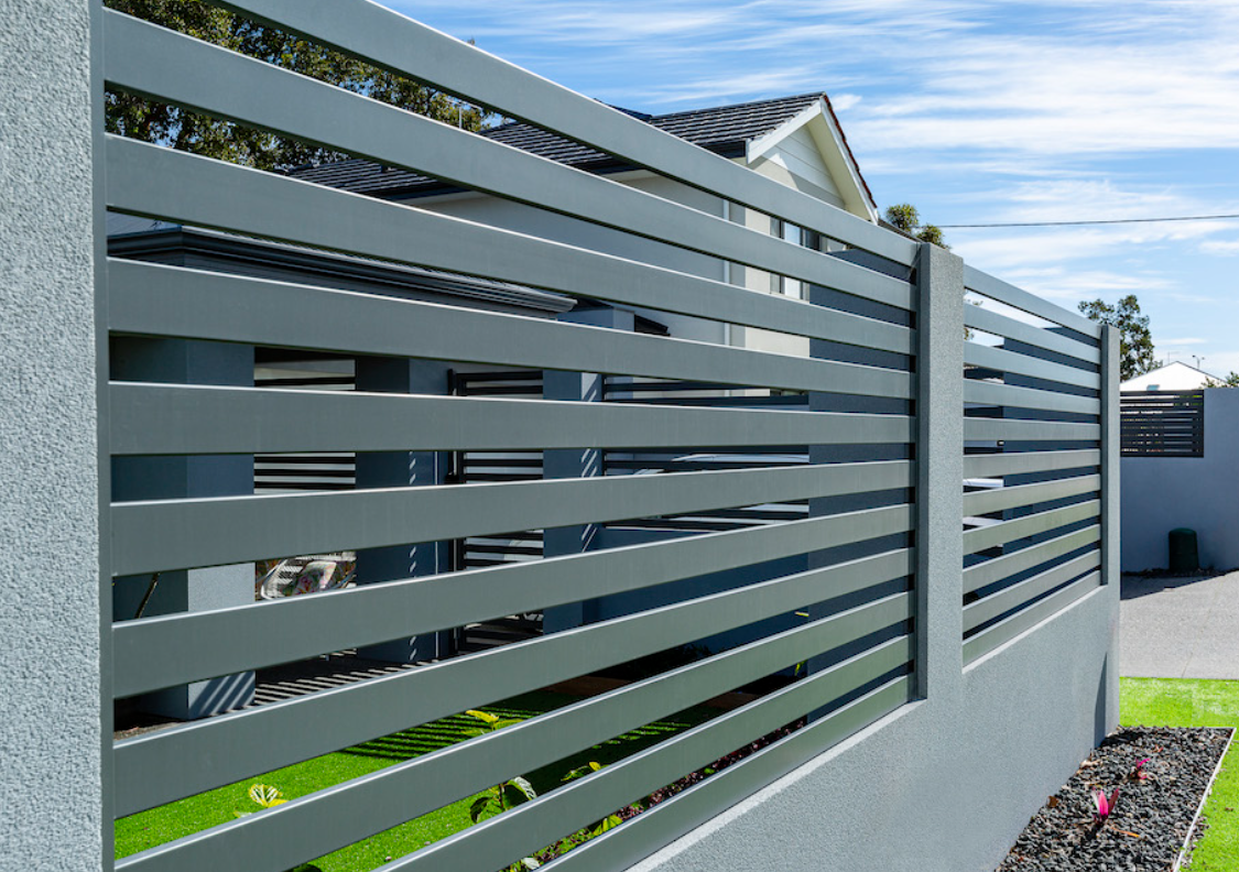 Aluminum slat fencing