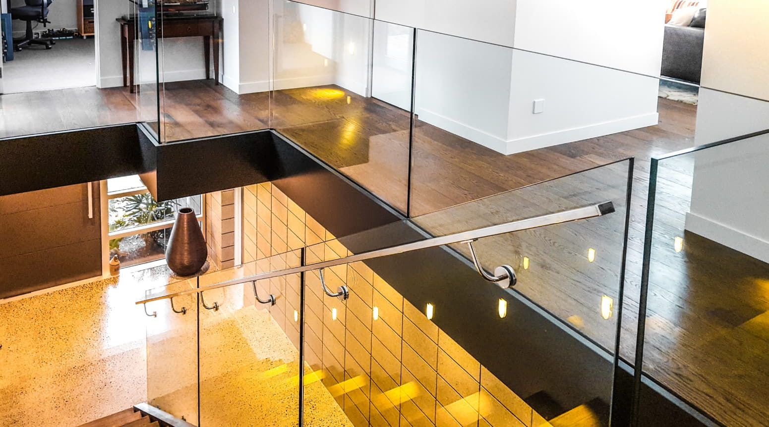 glass stair railing