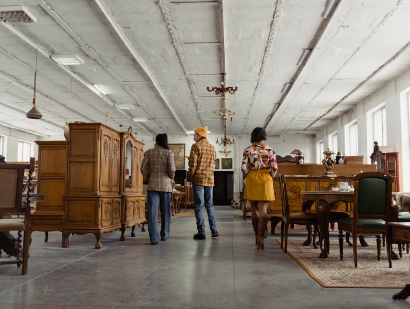 second-hand furniture seller