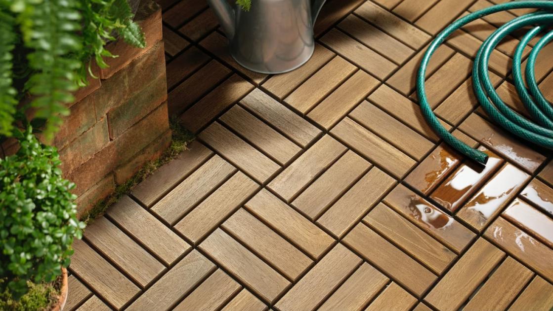 Outdoor decking squares